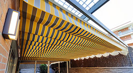 Instaladores profesionales de toldos en Val de Santo Domingo.